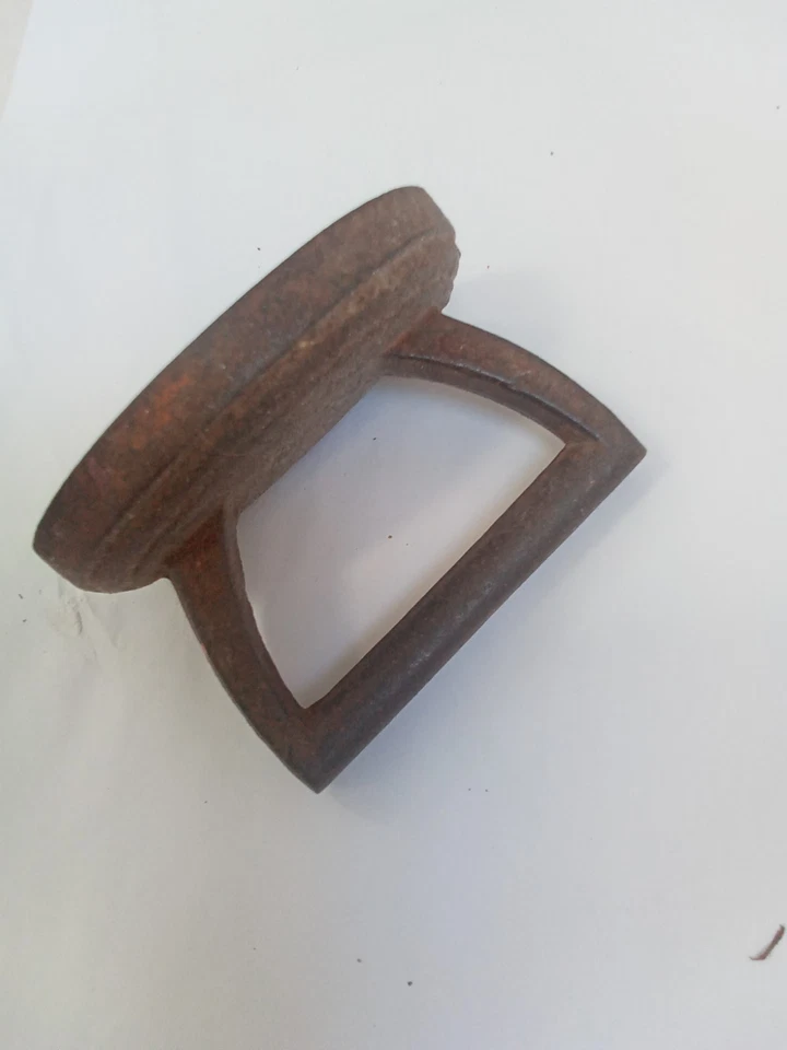 petit fer à repasser ancien - Photo 2/3