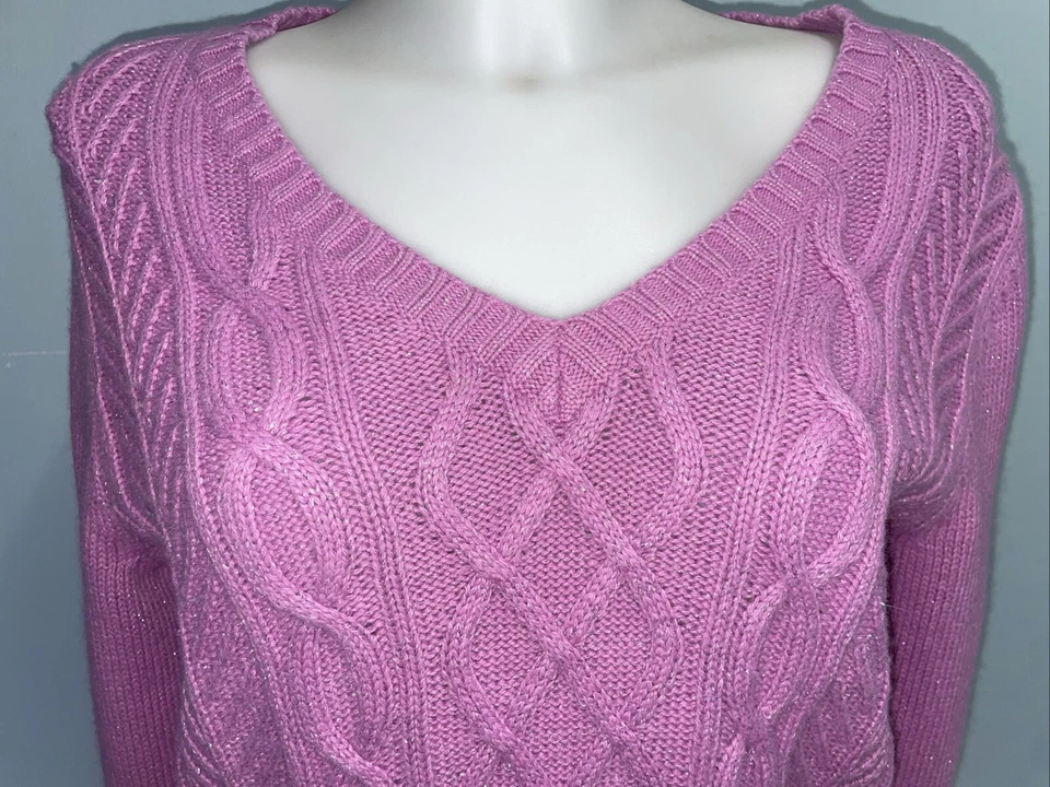 Suéter feminino St John’s Bay pulôver grande gola V malha cabo orquídea roxo - Imagem 2 de 4