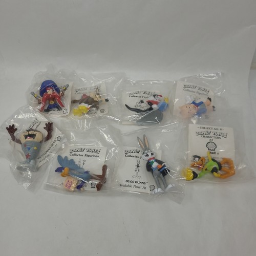 Complete 8 pc set of the 1990 Shell Gasoline Looney Tunes Daffy Duck Is Opened