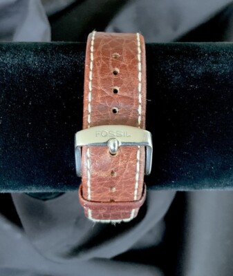 Fossil Silver Dial watch Brown Leather Strap Vintage NEW PR-5167 Needs Battery Fossil PR 5167 silver tone case genuine leather strap Needs  main image 4
