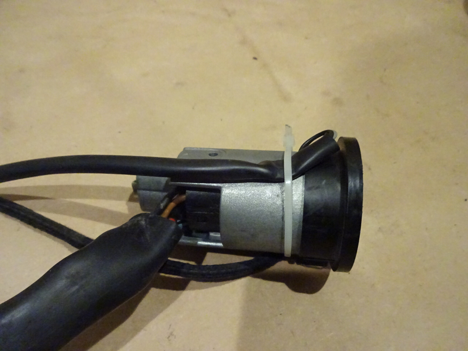 Maserati 4200 Coupe/Spyder - Steering Lock Ignition Switch No Key P/N 82484559
