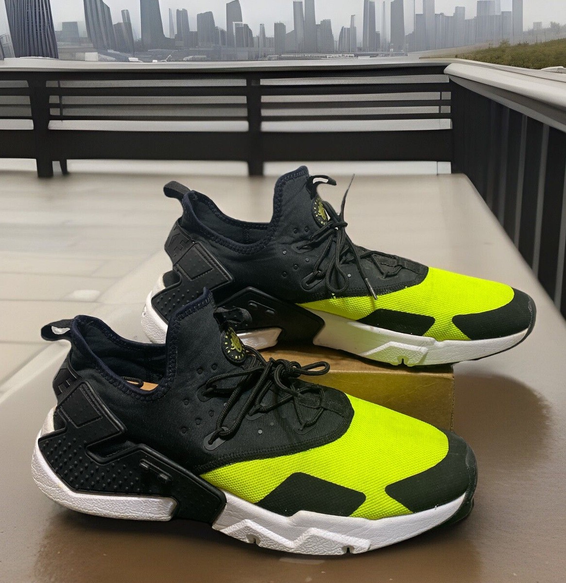 靴 NIKE AIR Huarache Drift 'Black Volt' Nike Air Huarache Drift Black Volt for Sale | Authenticity