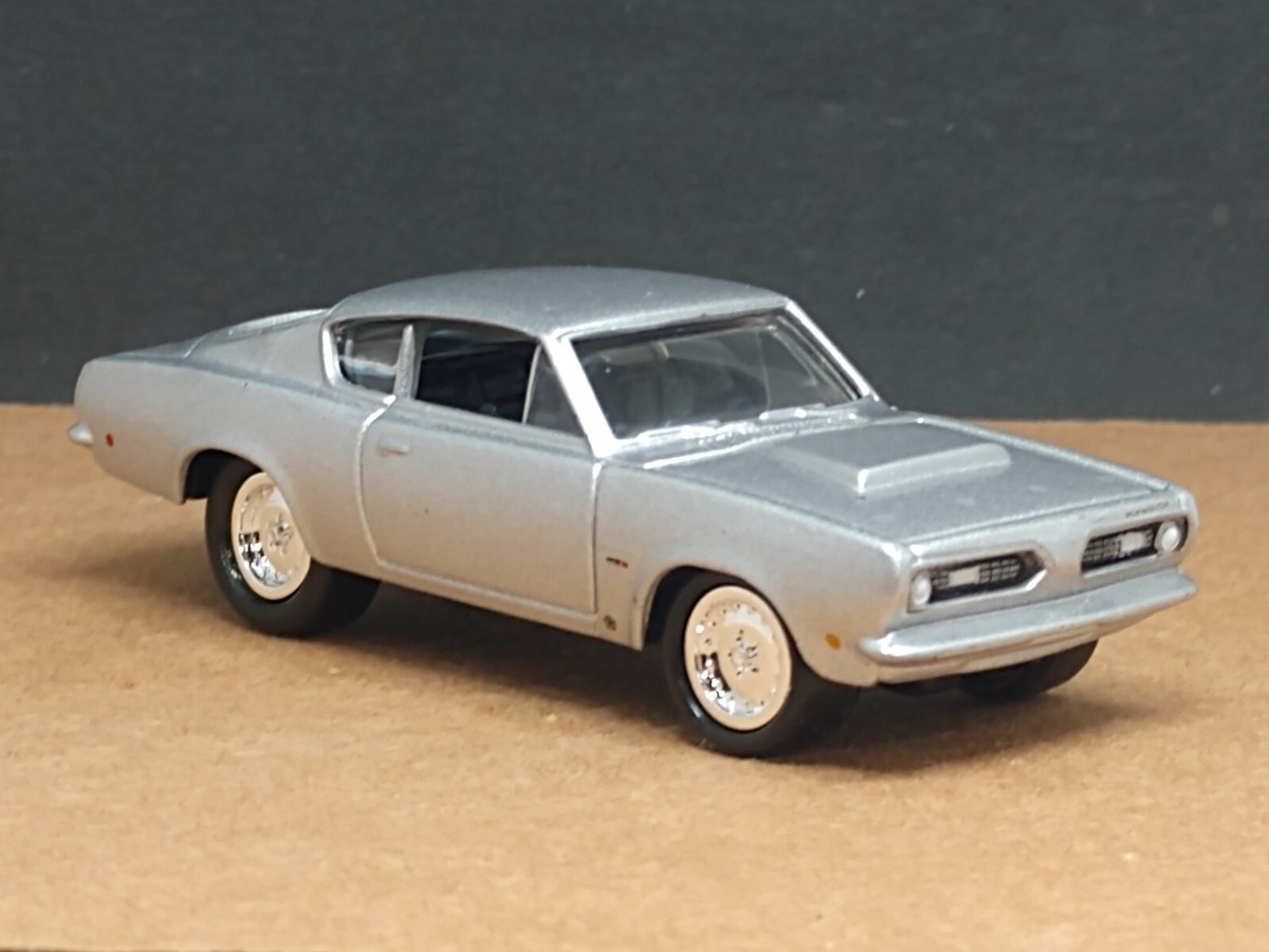 68 PLYMOUTH BARRACUDA HEMI CUDA COLLECTIBLE 1/64 CLASSIC MUSCLE