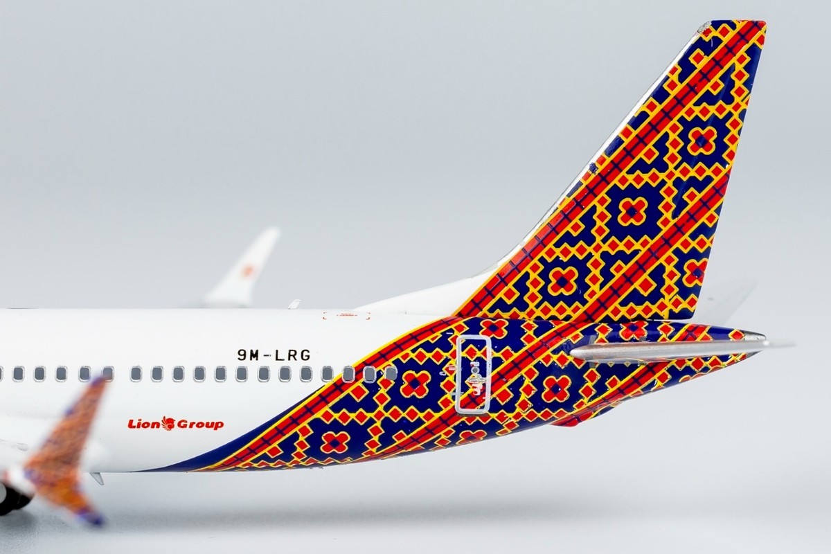1:400 NG Models NG88012 Batik Air Malaysia B737 MAX8 9M-LRG+Free