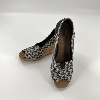 Toms Stella Peep Toe Womens 7.5 Black & White Chevron Stripe Shoes Cork Wedge