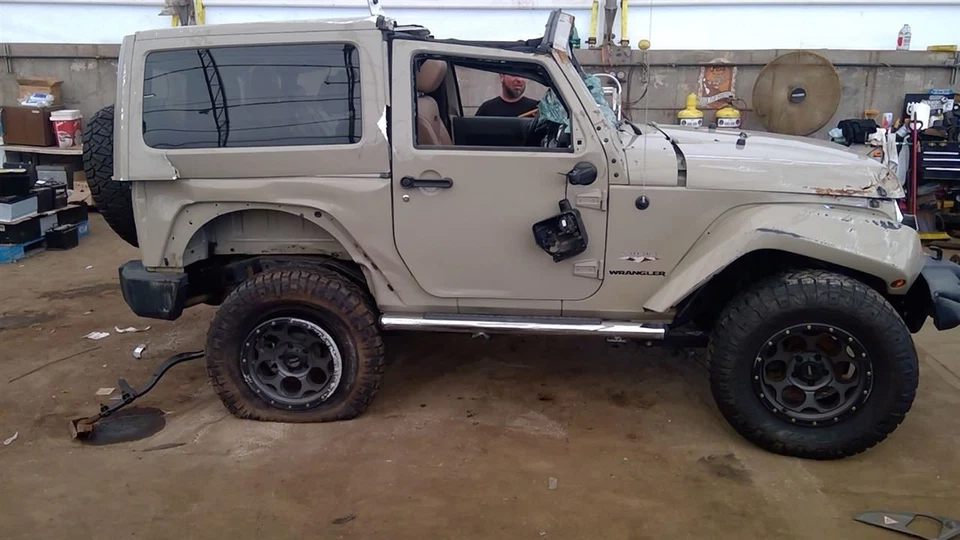 Chassis ECM Multifunction Includes Fuse Box VIN W Fits 17-18 WRANGLER 6772013 - Image 4 of 4