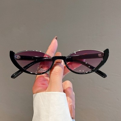 Retro Cat Eye Sonnenbrille Damen UV380 weißes Gestell graue Gläser mit Farbverlauf PC-Material
