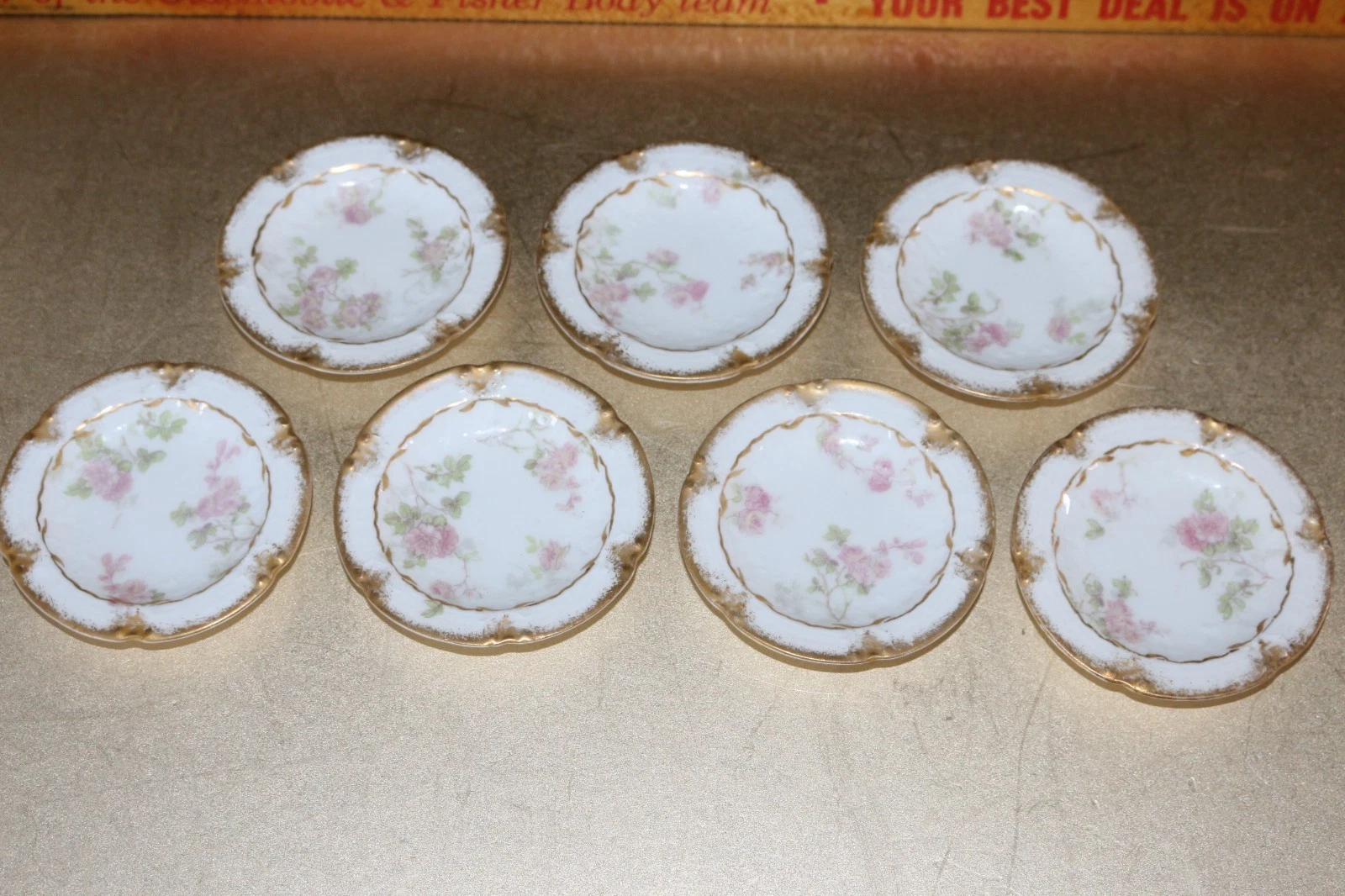 7 antique Theodore Haviland Limoges France butter pats dish pink rose gold trim
Opens in a new windo