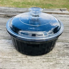 Corning USA  Classic French Black 1.6 L Round Casserole F-5-B w/ Pyrex Lid