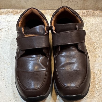 Propét Men s Brown Leather Hook & Loop Low Top Sneaker XX (5E) MCA033L
