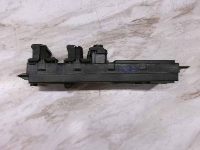 501201340013 03 to 13 Maserati Quattroporte Left Front Door Window Switch Sedan