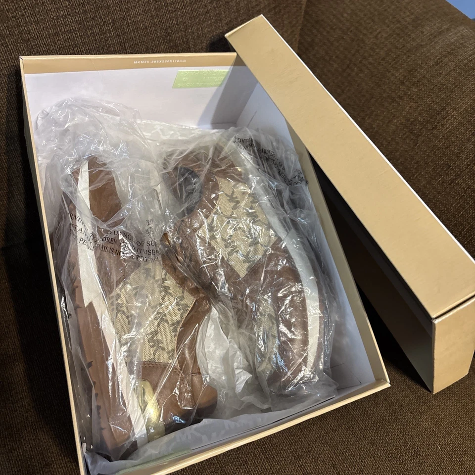 MICHAEL MICHAEL KORS Allie Heritage Logo and Leather Sneaker Size 6m With Box - Image 2 of 4