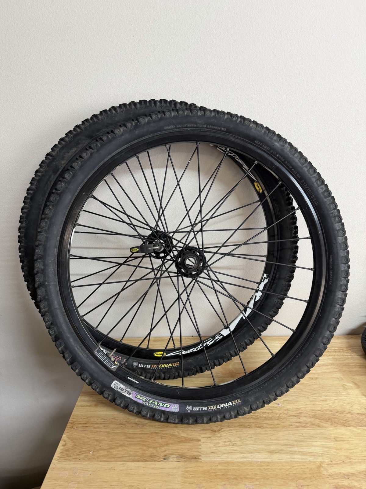 Mavic Crossmax XL 26" Mountain Bike Wheelset 20 mm axle w/ W