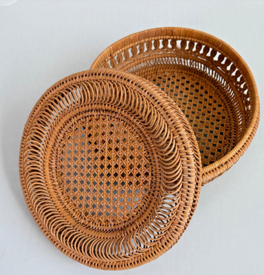 Vintage handmade Winnowing Pattern basket with lid delicately Woven Natural Rata