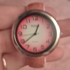 Suisse Quartz Women's Wristwatch Pink Bangle Silver Round Dial Arabic Numerals