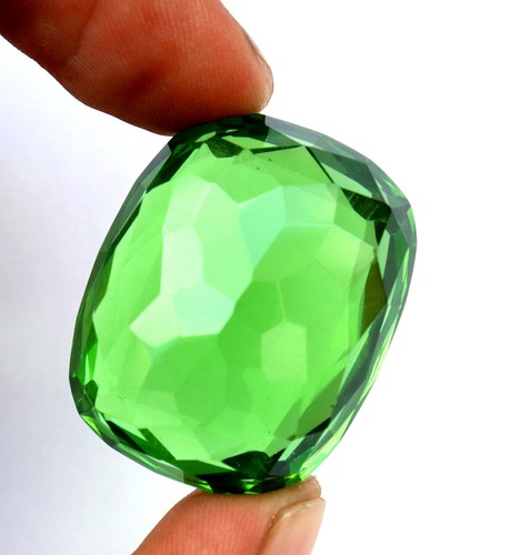 95 Karat natürlicher grüner Peridot-zertifizierter loser Edelstein im Kissenschliff zu verkaufen - Bild 11 von 12