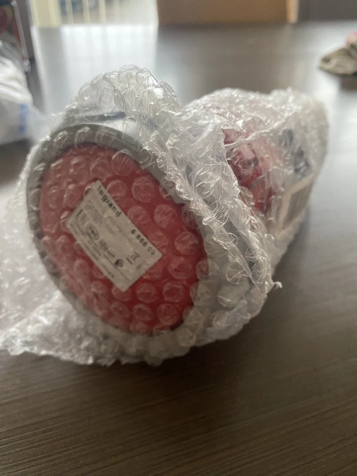 Legrand 555509 IP67 Red Cable Mount 3P+N+E Industrial Power Socket - Image 4 of 4