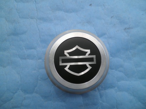 TRI GLIDE TRIKE WHEEL CENTER CAP 83383 