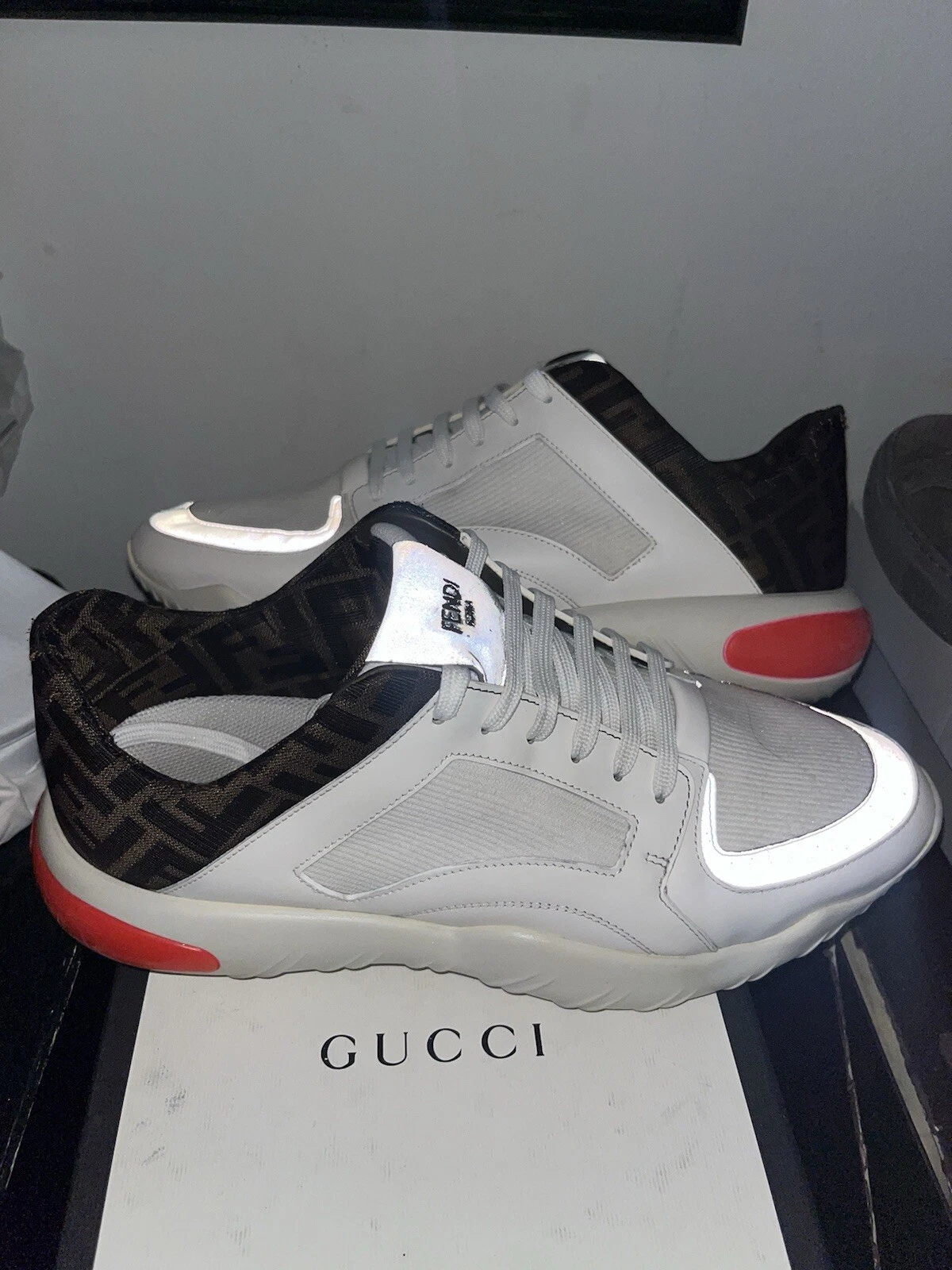 Sneakers basse uomo Fendi FF stampa monogramma dettaglio fluo US 9