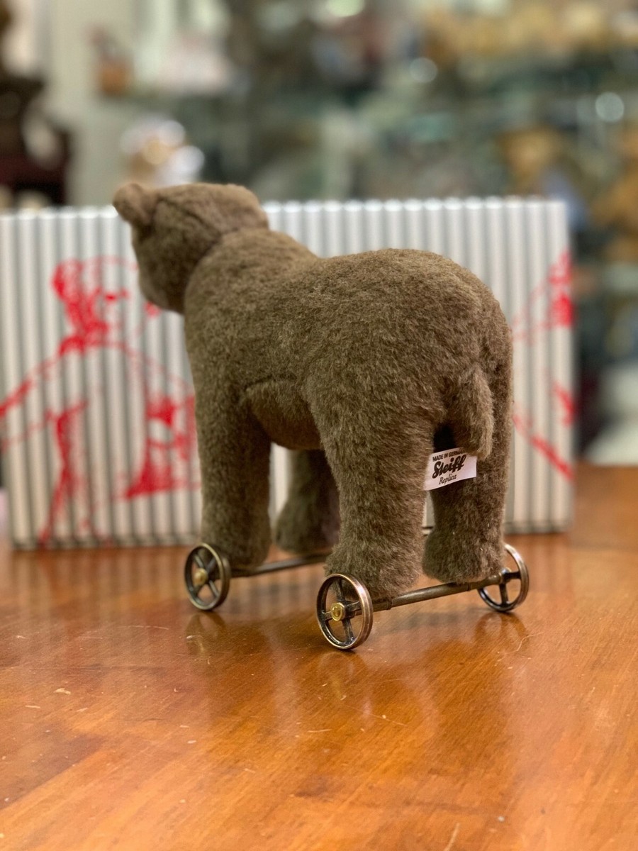 Looking for Steiff Bear on Wheels? We can help! EAN 403354