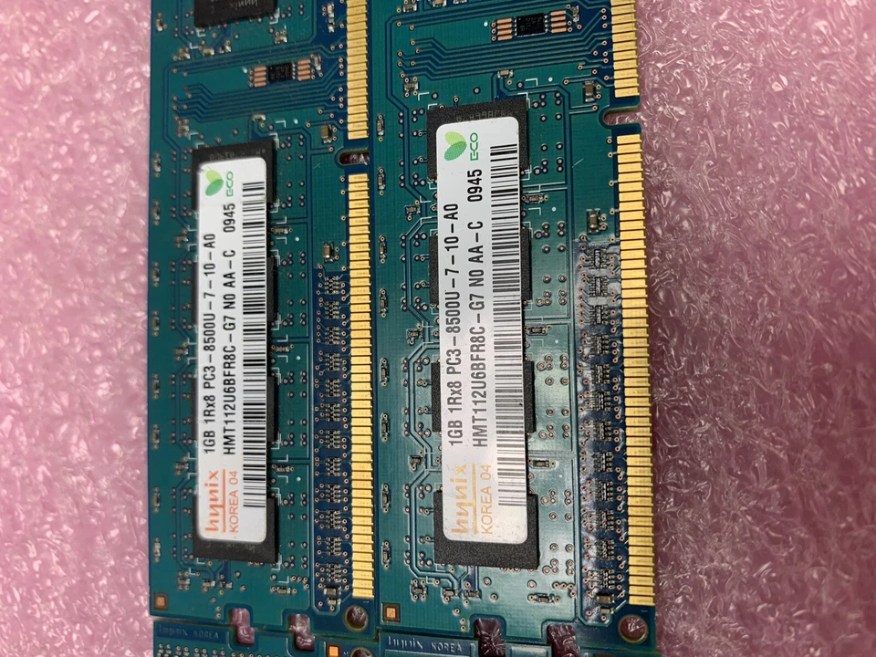 Lot( 4 ) 1GB Hynix HMT112U6BFR8C-G7 1Rx8 PC3-8500U DDR3 non-ECC Desktop RAM - Image 4 of 4