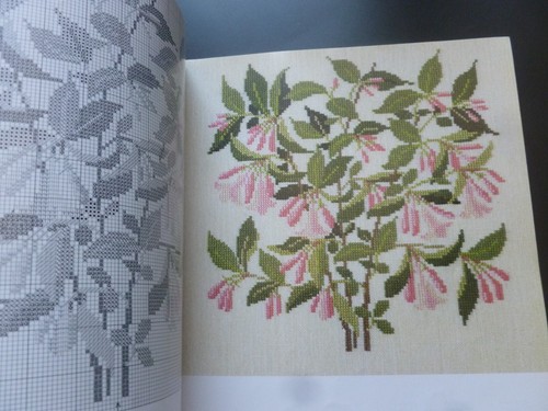 FLOWERS and BERRIES IN CROSS STITCH by GERDA BENGTSSON (1986) - Embroidery - Imagen 8 de 14