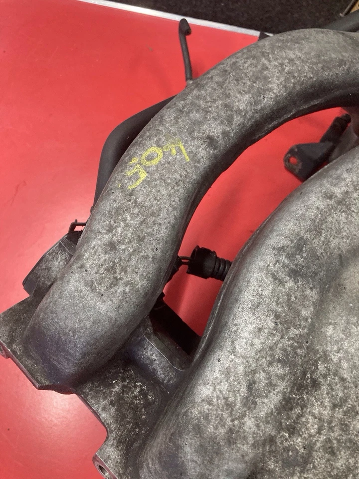 Coletor de admissão Volkswagen Transporter T4 021133223AF 2.8 VR6 021133064A VW - Imagem 3 de 4