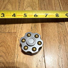 Fidget Spinner-revolver cylinder look