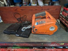 Warn Pullzall Cordless 1000 Lbs Portable Winch With 2 Battery