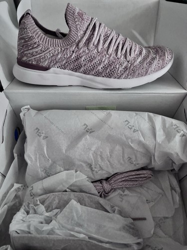 APL TechLoom Wave Women’s Knit Low Top Lace-Up Sneakers Cream Melange sz 7.5 NEW