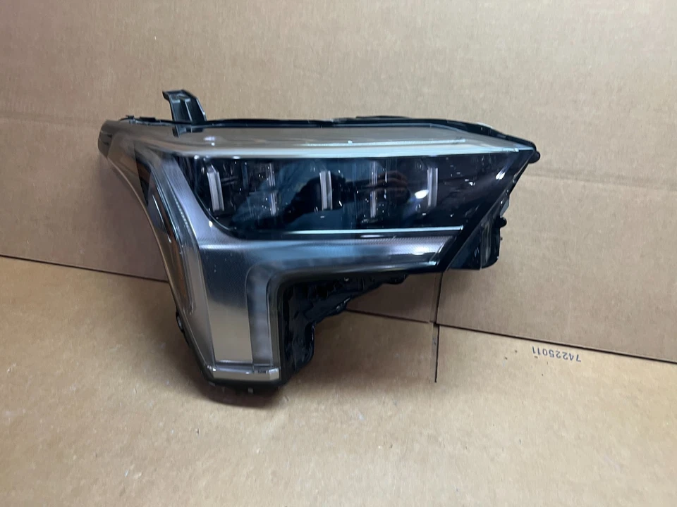OEM 2022 2023 2024 TOYOTA TUNDRA SEQUOIA LED HEADLIGHT PROJECTOR STYLE RIGHT - Image 4 of 4