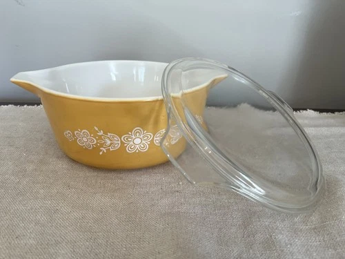 Pyrex Butterfly Gold Round 2 1/2 qt Casserole Dish With Lid #475-B VTG