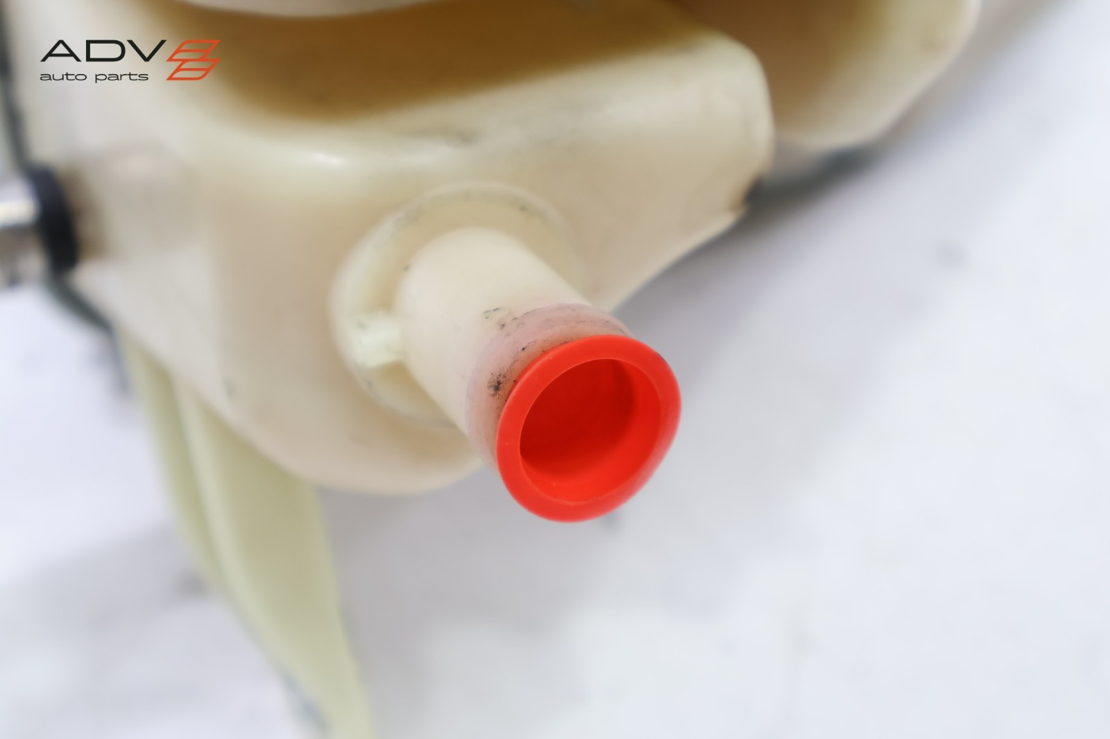 2014 - 2020 MASERATI GHIBLI 3.0L RADIATOR COOLANT OVERFLOW EXPANSION TANK OEM