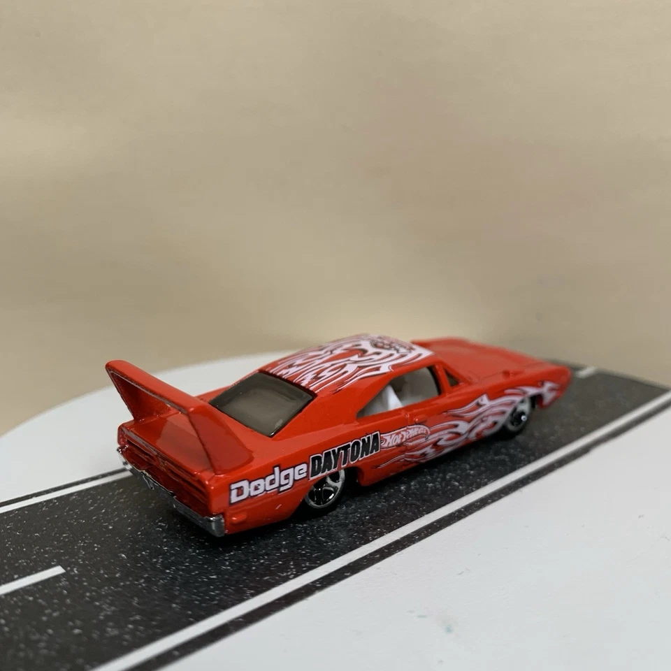 2003 Hot Wheels Final Run #4/12 1969 Dodge Charger Daytona Red/Black NM - Image 2 of 4