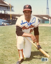 FRANK ROBINSON SIGNED AUTOGRAPHED 8x10 PHOTO BALTIMORE ORIOLES HERO BECKETT BAS