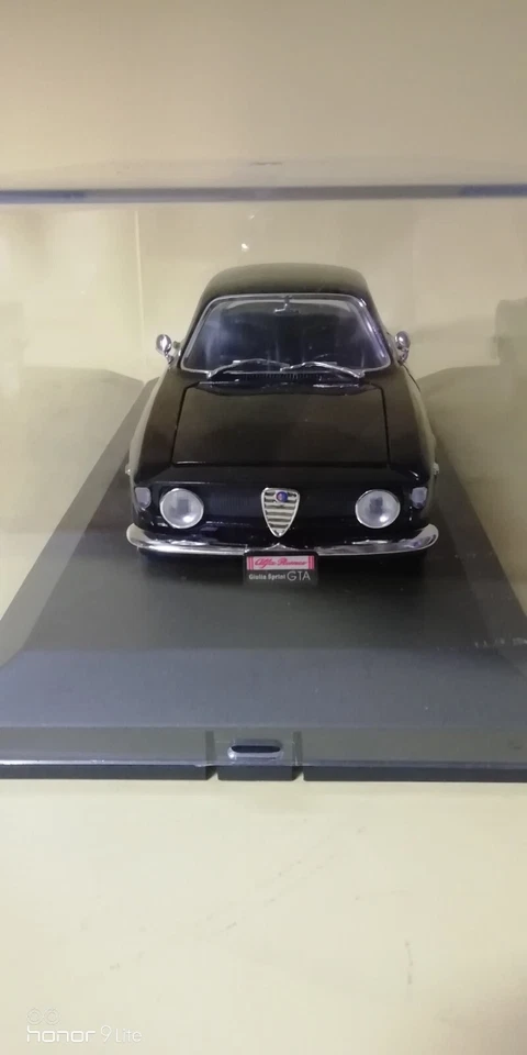ROAD SIGNATURE, SCALA 1/18, ALFA ROMEO GIULIA GT 1965 IN TECA - Immagine 3 di 4