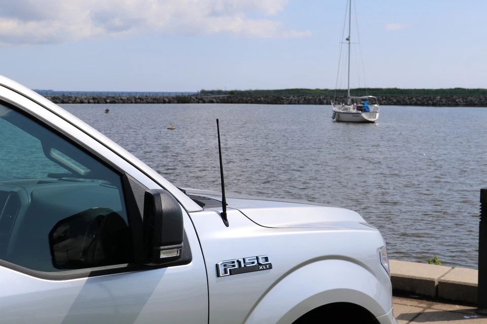 MÁSTIL ANTENA GOMA 13" TODO TERRENO - SE ADAPTA A: 1980-2026 FORD F-350 Foto 3 de 4