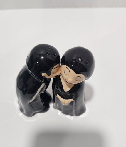 Attractives Magnetic Halloween Salt Pepper Shakers, Pacific Giftware - Picture 7 of 10