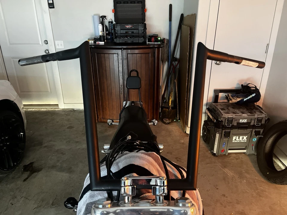  Manillar Classic Apes negro brillante 16" Dyna, Softail, Sportster Foto 2 de 4