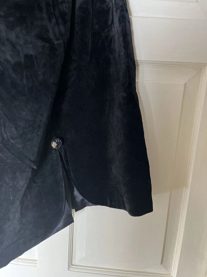 Vintage Black Velvet Skirt From Etam With Detailed Buttons - Image 3 of 4