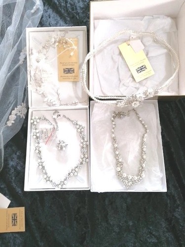 A Lovely JOBLOT Lovely Wedding/Bridal Accessories Jewellery And Veils - Picture 6 of 24