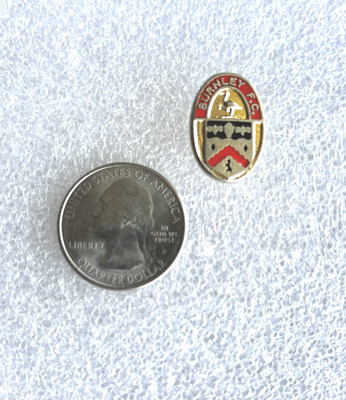 Superbe épingle ornée d'un insigne en or de pilote de l'Armée de l'air