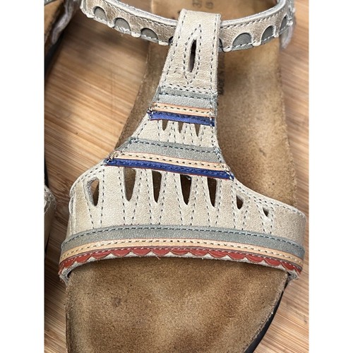 Naot Odelia Sandal Womens 6/37 Leather Cut Out Comfort Flat Scallop Gorpcore - 第 4/9 張圖片