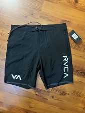 RVCA Men's Size 32 workout/training short brand new with tags