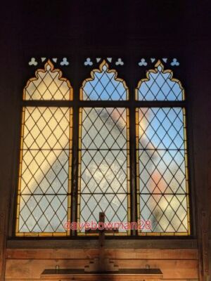 FOTOFENSTER IN DER KIRCHE DES ERLÖSERS (PENDOCK) DIESE DREI FENSTER A