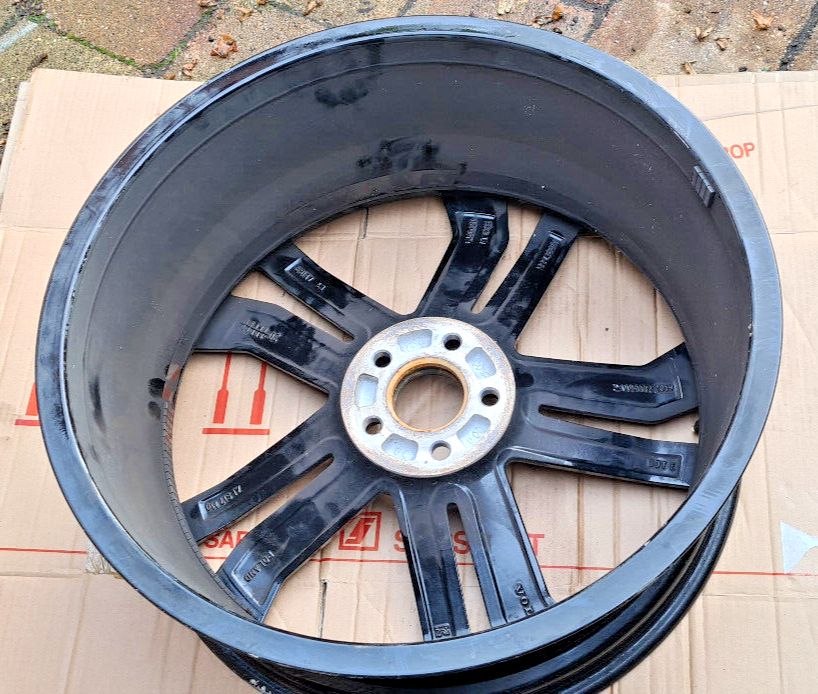 1x Alu Felge Volvo S90 Aluminum rim 20 Zoll 8.5J 5x108 32243397 