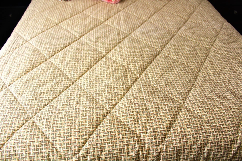 Rare! WAVERLY Tiki Basket-Weave Bamboo Green/Tan QUEEN Comforter - EXCELLENT! - Image 4 of 4