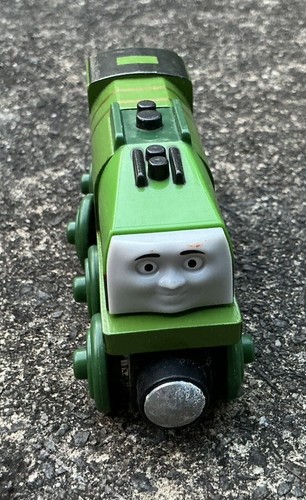 HTF GATOR GREEN TRAIN ENGINE THOMAS & FRIENDS WOODEN RAILWAY EXC! - Picture 2 of 6
