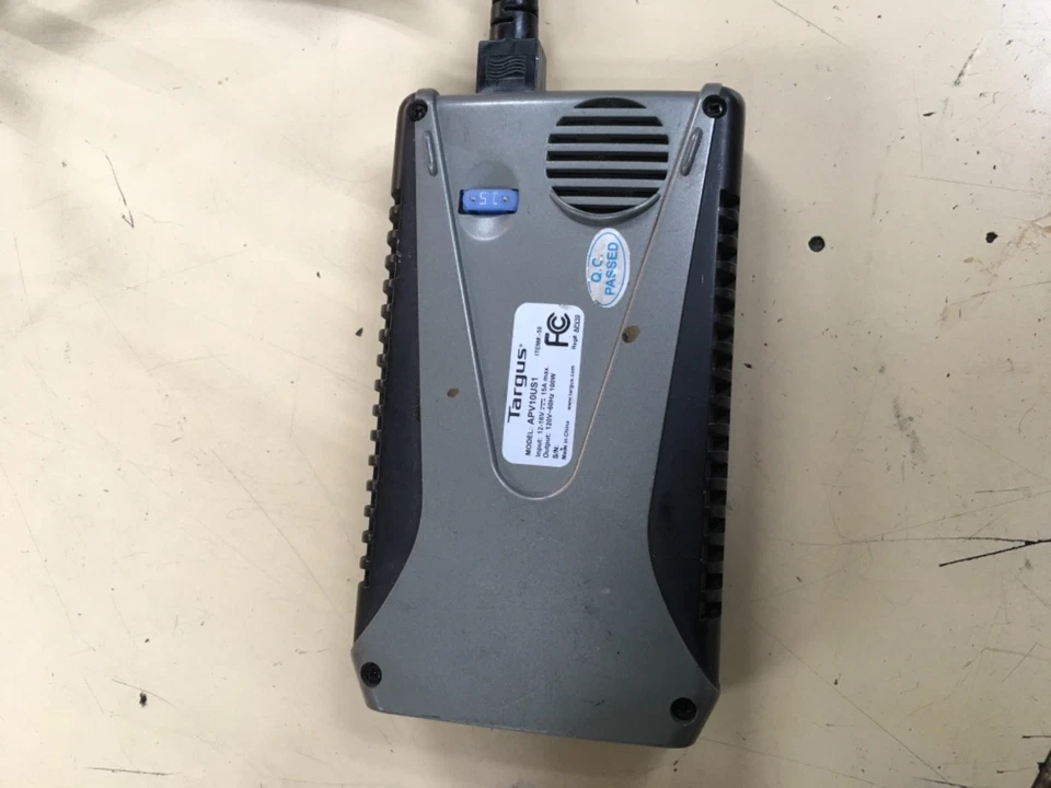 Targus APV10US1 Targus APV10US1 DC-to-AC Slim-Line Power Inverter - Input Voltag - Image 2 of 3