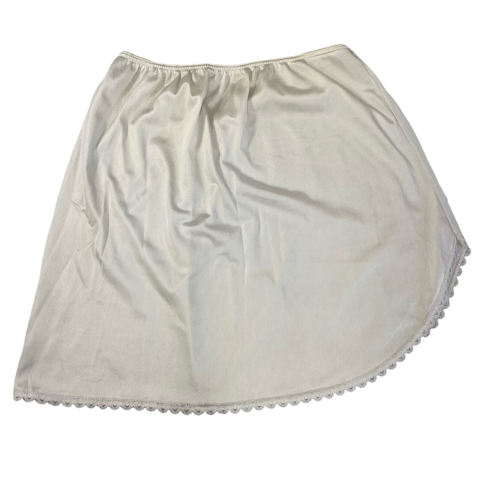 Vintage Fruit Of The Loom Cream Asymmetrical Lace Trim Mini Half Slip Medium